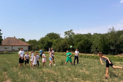 Cateheză, jocuri și voie bună în parohiile Colțea și Florica – fotografia 7