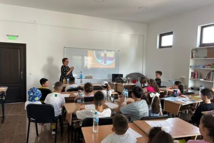 „Vacanţa din pridvorul Bisericii“ în Parohia gălăţeană „Sf. Împăraţi“ – fotografia 7
