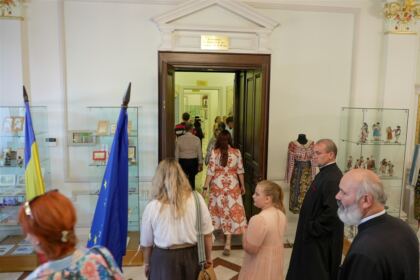 Examene de absolvire pentru studenţii şi masteranzii Facultăţii de Istorie, Filosofie şi Teologie din Galaţi – fotografia 28