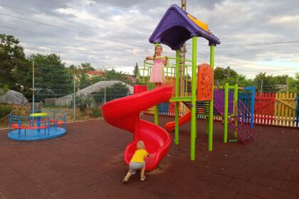 Activităţi de vară pentru copiii din parohiile Rădeşti şi Cruceanu – fotografia 9