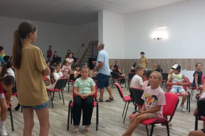 „Aripi pentru suflet” – o tabără cu rugăciune, joacă și binecuvântare la Rădești – fotografia 7