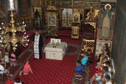 „Aripi pentru suflet” – o tabără cu rugăciune, joacă și binecuvântare la Rădești – fotografia 14