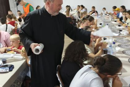 „Aripi pentru suflet” – o tabără cu rugăciune, joacă și binecuvântare la Rădești – fotografia 29