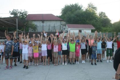 „Aripi pentru suflet” – o tabără cu rugăciune, joacă și binecuvântare la Rădești – fotografia 31