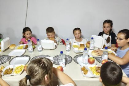 „Aripi pentru suflet” – o tabără cu rugăciune, joacă și binecuvântare la Rădești – fotografia 42