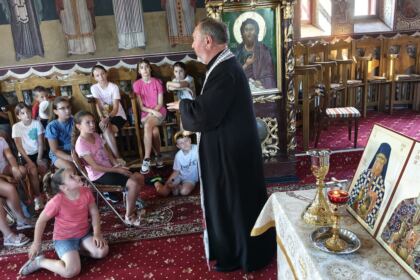 „Aripi pentru suflet” – o tabără cu rugăciune, joacă și binecuvântare la Rădești – fotografia 54