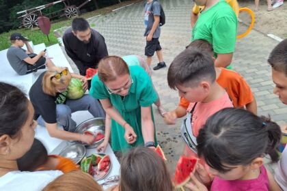 Activități de vacanță pentru 100 de copii, la Mănăstirea Toflea – fotografia 11