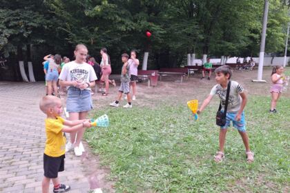 Activități de vacanță pentru 100 de copii, la Mănăstirea Toflea – fotografia 14