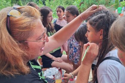 Activități de vacanță pentru 100 de copii, la Mănăstirea Toflea – fotografia 4
