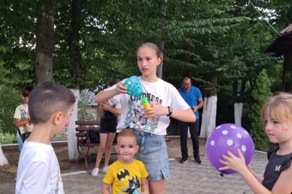 Activități de vacanță pentru 100 de copii, la Mănăstirea Toflea – fotografia 6