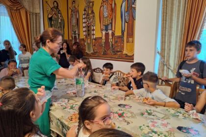 Activități de vacanță pentru 100 de copii, la Mănăstirea Toflea – fotografia 8