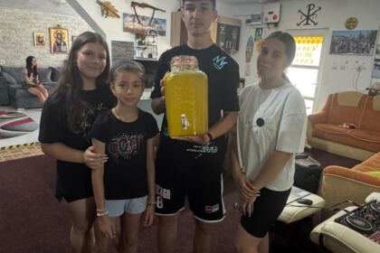 Bucurie şi filantropie în timp de vacanţă, în Parohia Zavoaia – fotografia 13