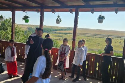 Tineri pelerini din Parohia Ciureștii Noi, în locurile sfinte ale Dunării de Jos – fotografia 8