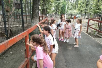 Activităţi de vară pentru 16 copii din Parohia Chiscani 1 – fotografia 17