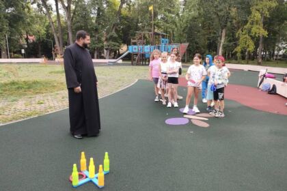 Activităţi de vară pentru 16 copii din Parohia Chiscani 1 – fotografia 3