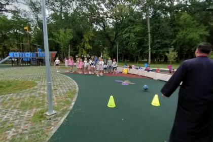 Activităţi de vară pentru 16 copii din Parohia Chiscani 1 – fotografia 5