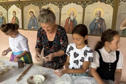 Eveniment recreativ-educativ pentru tineret la Parohia „Sf. Spiridon” din Galaţi – fotografia 15