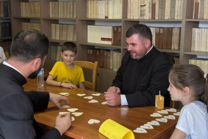 Eveniment recreativ-educativ pentru tineret la Parohia „Sf. Spiridon” din Galaţi – fotografia 21