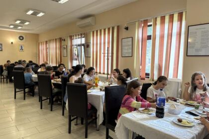 Eveniment recreativ-educativ pentru tineret la Parohia „Sf. Spiridon” din Galaţi – fotografia 28