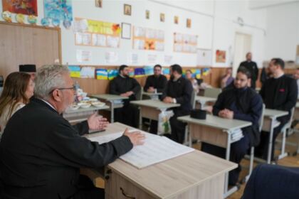 Curs festiv şi revedere după zece ani la Seminarul Teologic „Sf. Andrei” – fotografia 45