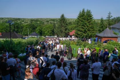 Sărbătoarea tinerilor la Mănăstirea Buciumeni – fotografia 4
