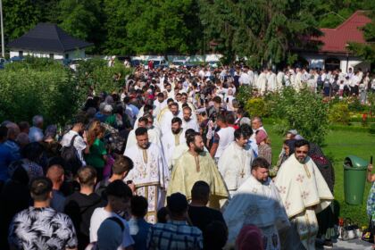 Sărbătoarea tinerilor la Mănăstirea Buciumeni – fotografia 5