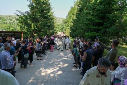 Sărbătoarea tinerilor la Mănăstirea Buciumeni – fotografia 12
