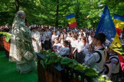 Sărbătoarea tinerilor la Mănăstirea Buciumeni – fotografia 15