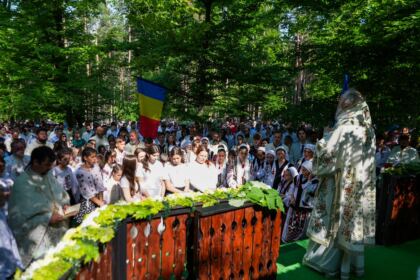 Sărbătoarea tinerilor la Mănăstirea Buciumeni – fotografia 23