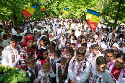 Sărbătoarea tinerilor la Mănăstirea Buciumeni – fotografia 38