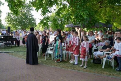 Recunoştinţă, apreciere şi răsplătire la sfârşit de an şcolar pentru elevii seminarişti gălăţeni şi pentru profesorii lor – fotografia 10
