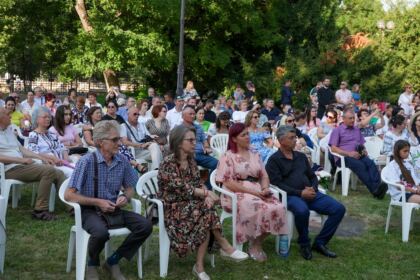 Recunoştinţă, apreciere şi răsplătire la sfârşit de an şcolar pentru elevii seminarişti gălăţeni şi pentru profesorii lor – fotografia 17