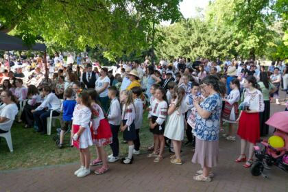Recunoştinţă, apreciere şi răsplătire la sfârşit de an şcolar pentru elevii seminarişti gălăţeni şi pentru profesorii lor – fotografia 19