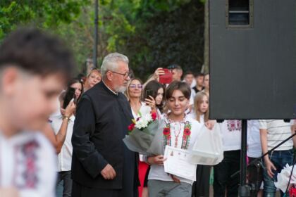 Recunoştinţă, apreciere şi răsplătire la sfârşit de an şcolar pentru elevii seminarişti gălăţeni şi pentru profesorii lor – fotografia 62