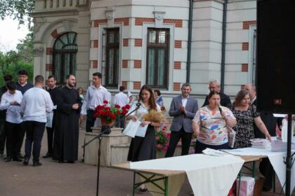 Recunoştinţă, apreciere şi răsplătire la sfârşit de an şcolar pentru elevii seminarişti gălăţeni şi pentru profesorii lor – fotografia 75