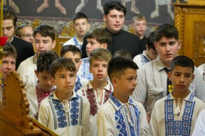 Serbare de sfârşit de an pentru clasele primare de la Seminarul Teologic „Sfântul Apostol Andrei“ din Galaţi – fotografia 7