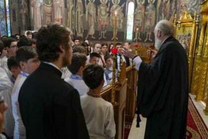 Serbare de sfârşit de an pentru clasele primare de la Seminarul Teologic „Sfântul Apostol Andrei“ din Galaţi – fotografia 17