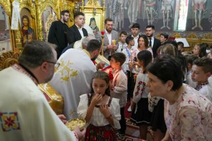 Serbare de sfârşit de an pentru clasele primare de la Seminarul Teologic „Sfântul Apostol Andrei“ din Galaţi – fotografia 27