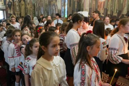 Serbare de sfârşit de an pentru clasele primare de la Seminarul Teologic „Sfântul Apostol Andrei“ din Galaţi – fotografia 33