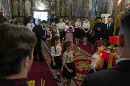 Serbare de sfârşit de an pentru clasele primare de la Seminarul Teologic „Sfântul Apostol Andrei“ din Galaţi – fotografia 37