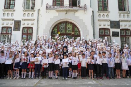 Serbare de sfârşit de an pentru clasele primare de la Seminarul Teologic „Sfântul Apostol Andrei“ din Galaţi – fotografia 64