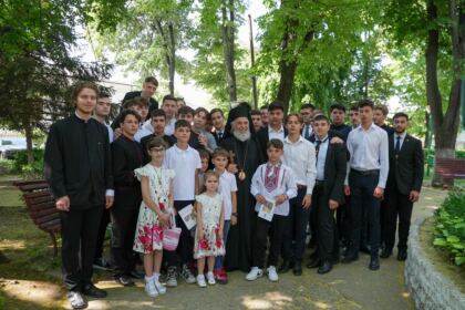 Serbare de sfârşit de an pentru clasele primare de la Seminarul Teologic „Sfântul Apostol Andrei“ din Galaţi – fotografia 70