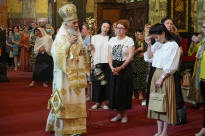 Slujire arhierească şi comuniune cu familiile afectate de incendii, la Galaţi – fotografia 11
