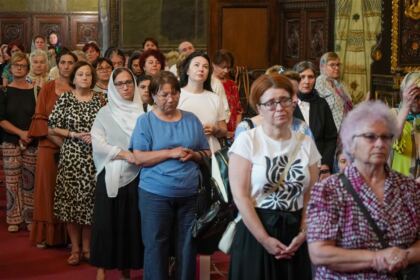Slujire arhierească şi comuniune cu familiile afectate de incendii, la Galaţi – fotografia 16