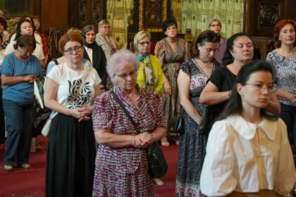 Slujire arhierească şi comuniune cu familiile afectate de incendii, la Galaţi – fotografia 17