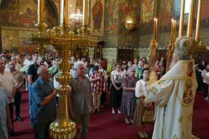 Slujire arhierească şi comuniune cu familiile afectate de incendii, la Galaţi – fotografia 19