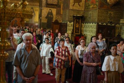 Slujire arhierească şi comuniune cu familiile afectate de incendii, la Galaţi – fotografia 23