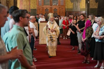Slujire arhierească şi comuniune cu familiile afectate de incendii, la Galaţi – fotografia 25