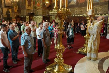 Slujire arhierească şi comuniune cu familiile afectate de incendii, la Galaţi – fotografia 31