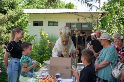 Slujire arhierească şi comuniune cu familiile afectate de incendii, la Galaţi – fotografia 48